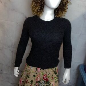 Lord & Taylor Cashmere grey sweater. Size small (33)